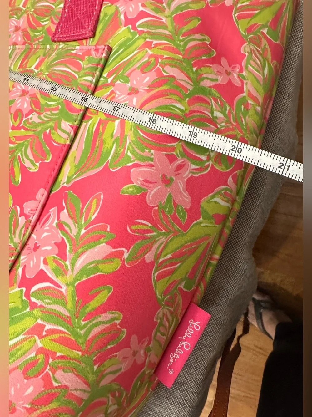 BNWT-Lg Lilly Pulitzer Pink Tropical insulated cooler Tote Bag w/zipper &pocket